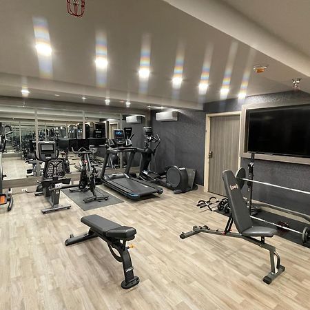 Hotel Ramada By Wyndham Dfw Airport Irving Esterno foto