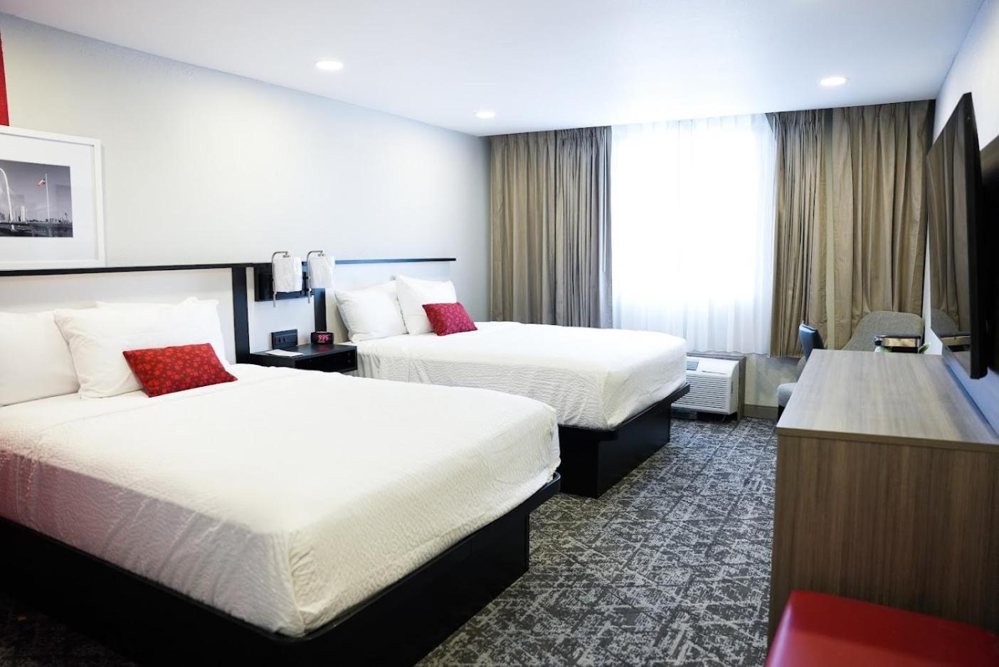 Hotel Ramada By Wyndham Dfw Airport Irving Esterno foto