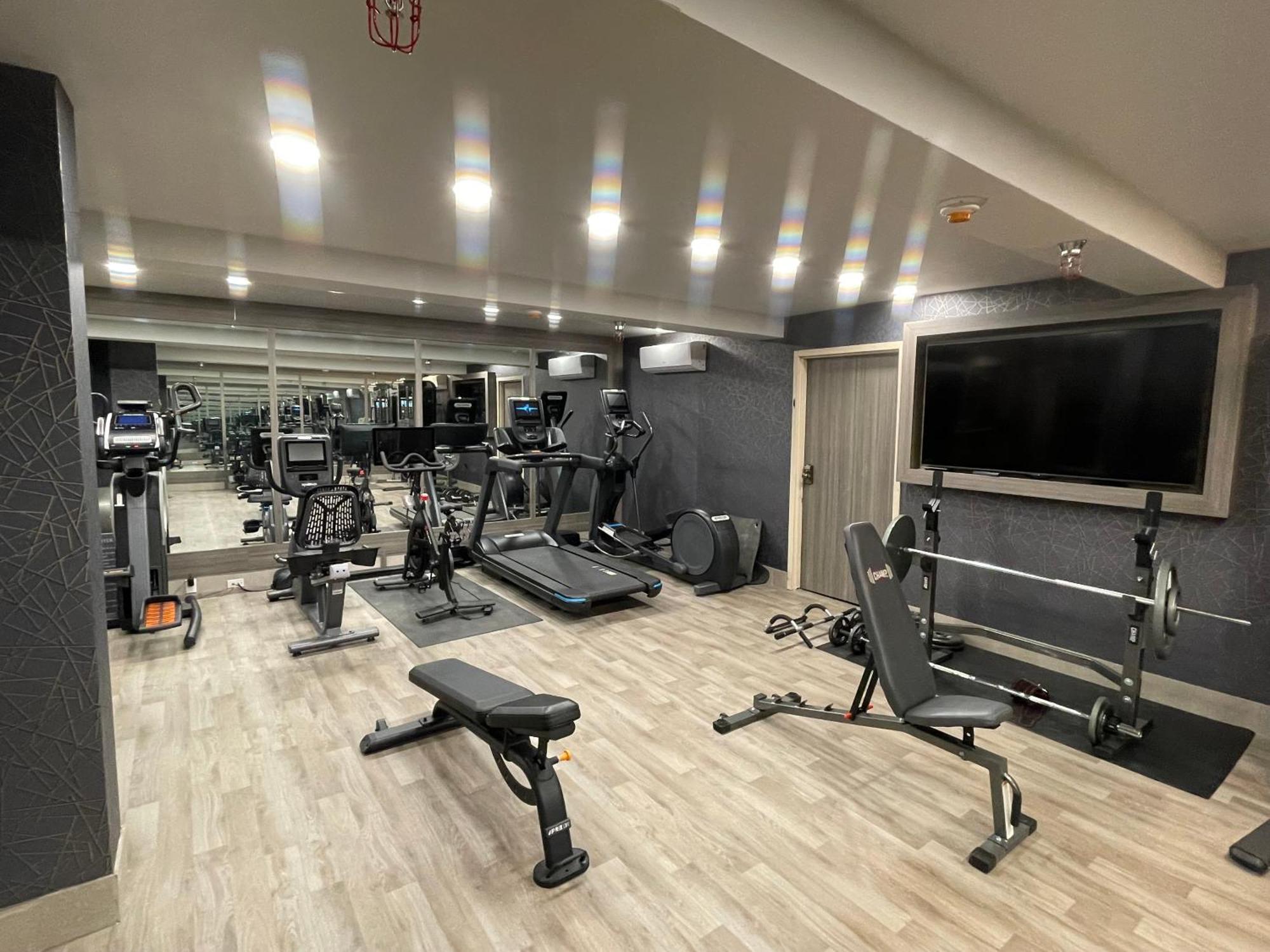Hotel Ramada By Wyndham Dfw Airport Irving Esterno foto