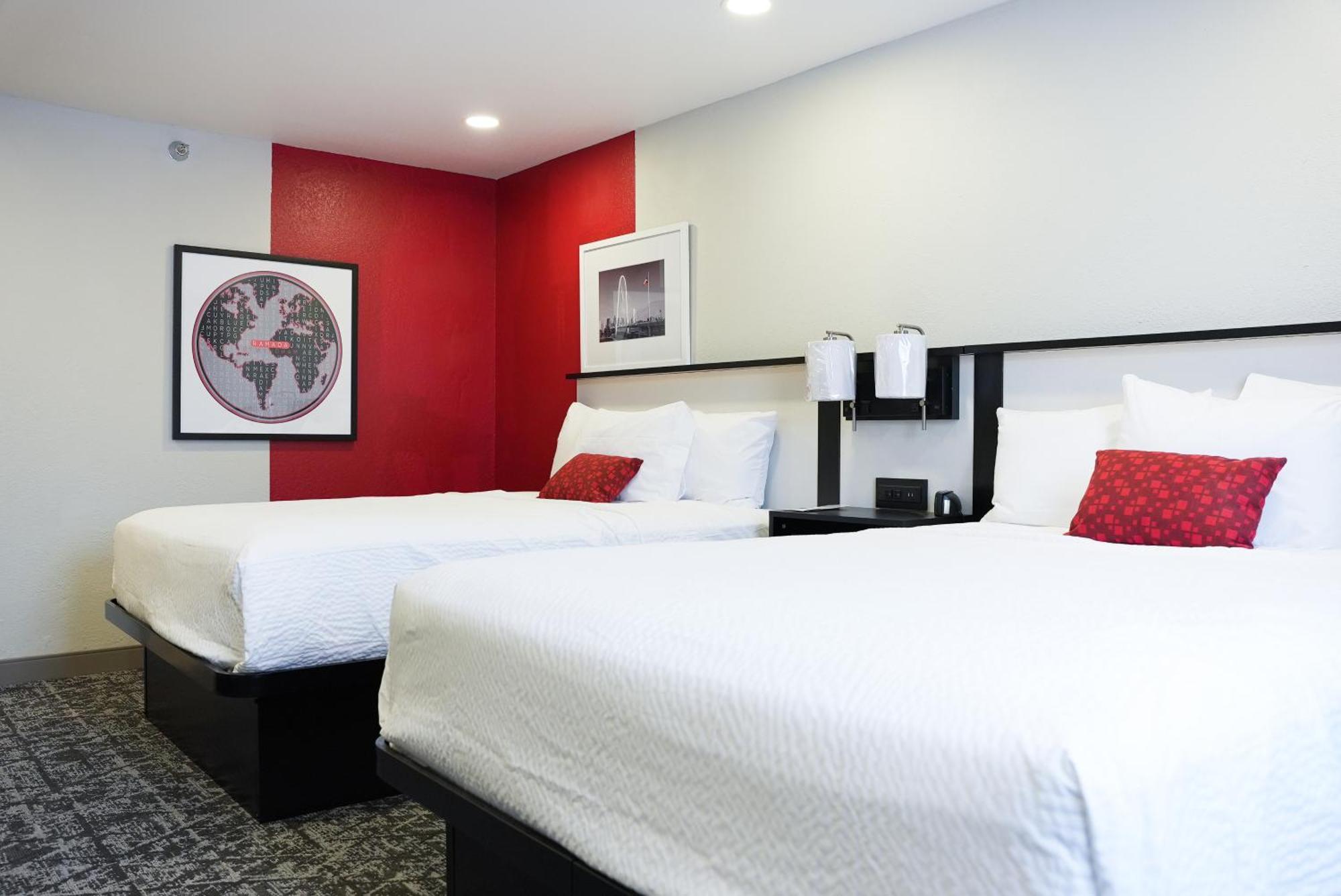 Hotel Ramada By Wyndham Dfw Airport Irving Esterno foto