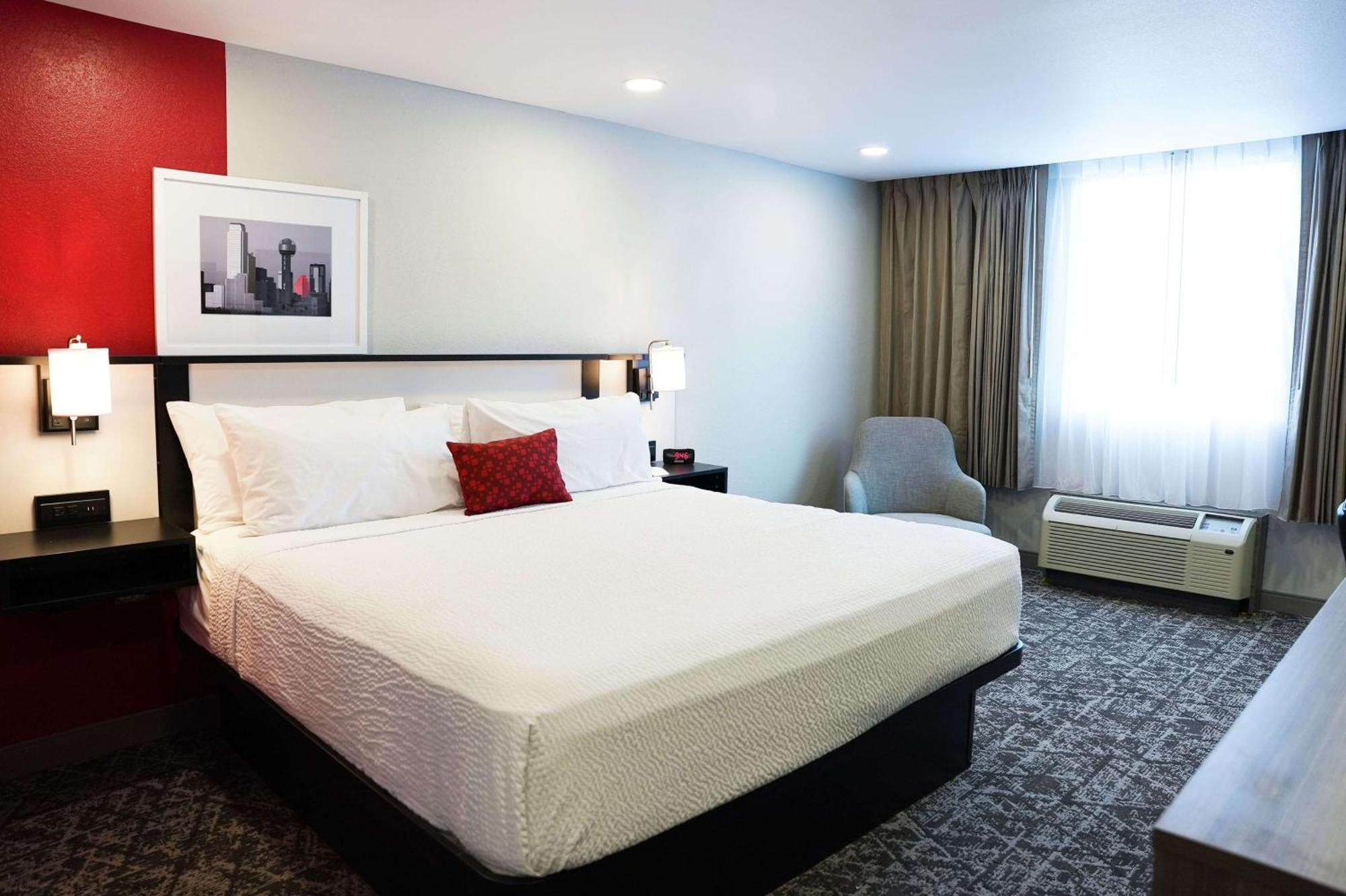 Hotel Ramada By Wyndham Dfw Airport Irving Esterno foto